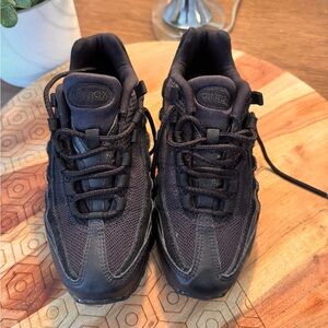 Nike air max 95 triple black 4.5y